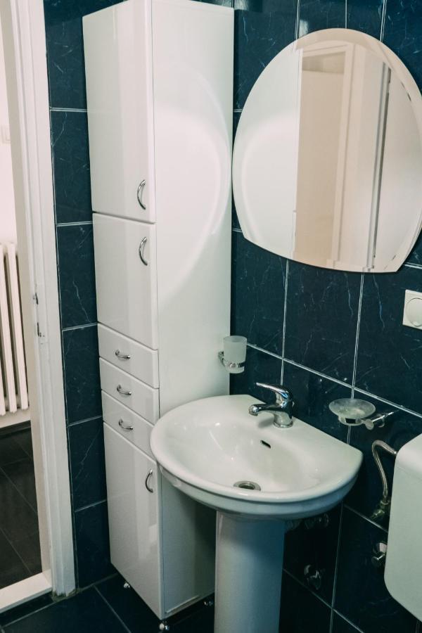 Smart Hostel Belgrado Esterno foto